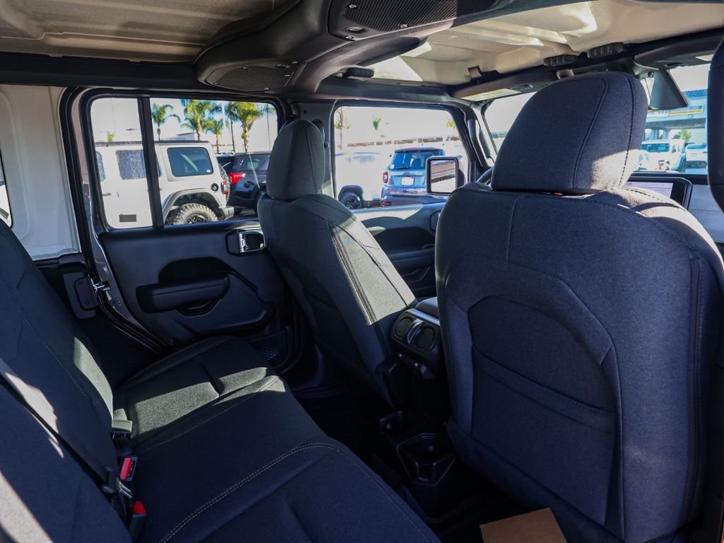 New 2026 Granite Crystal Metallic Clear-Coat Exterior Paint Jeep Willys image 15