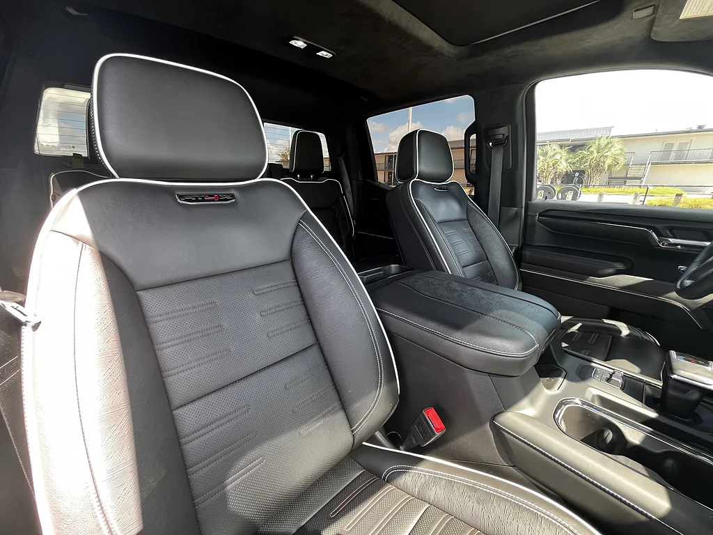 Used 2025 Summit White GMC AT4X image 9