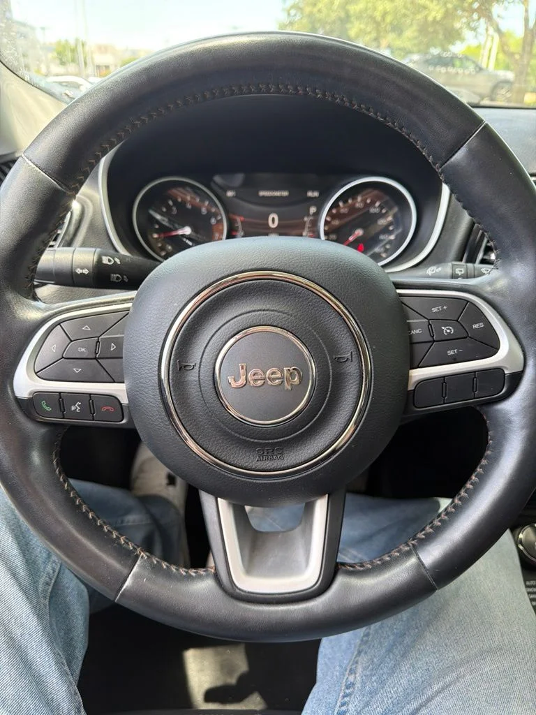Used 2019 Gray Jeep Limited image 15