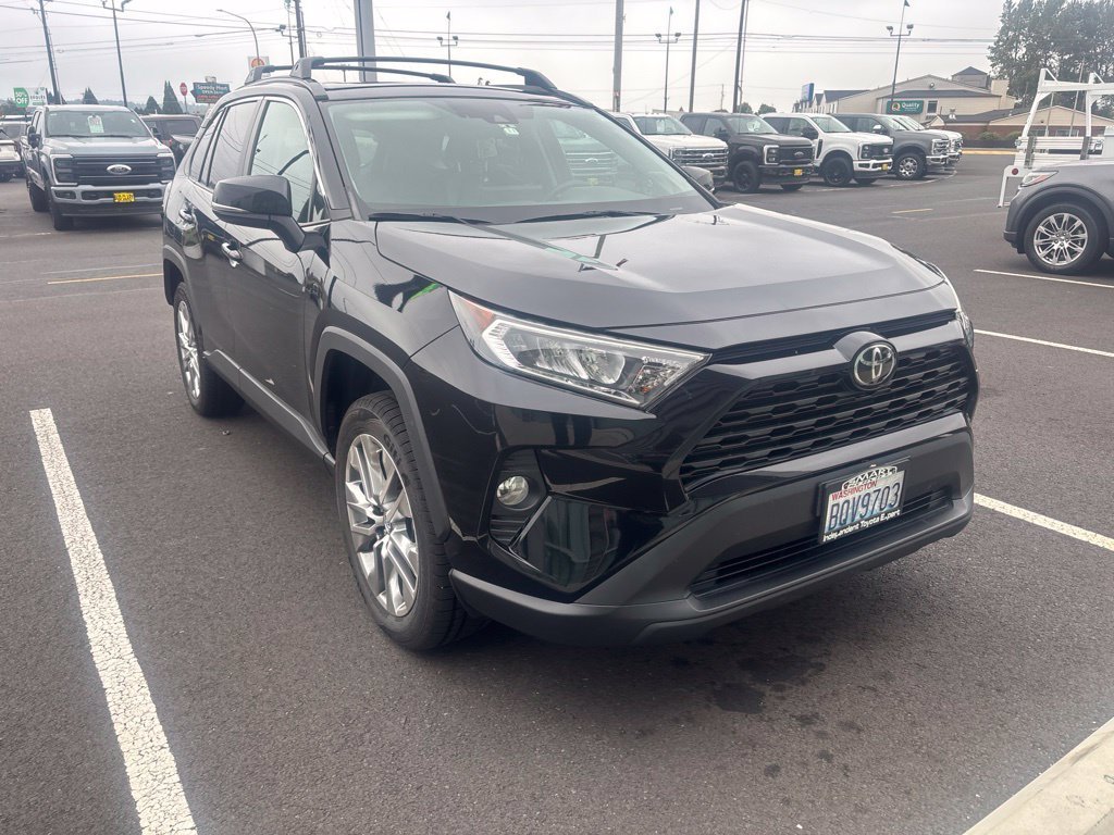 Used 2019 Black Toyota XLE Premium image 1