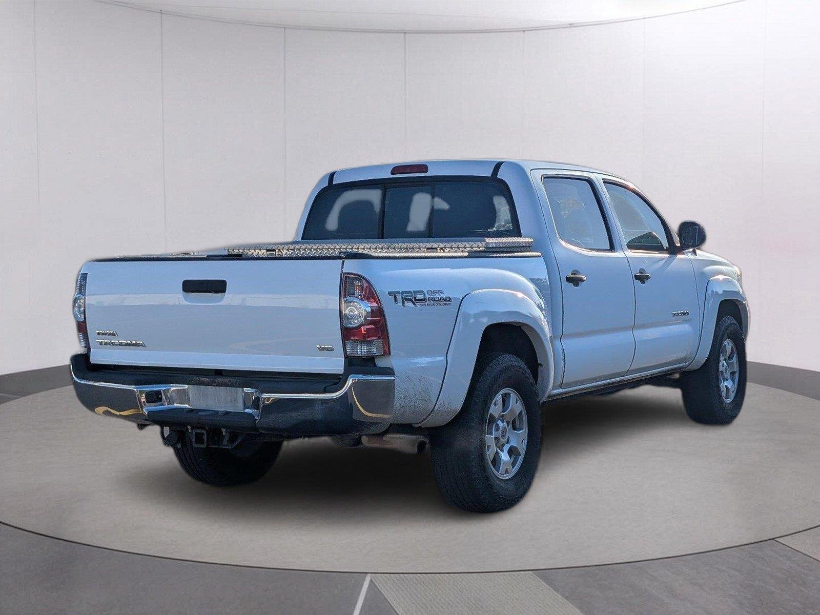 Used 2013 Super White Toyota Double Cab V6 4WD image 7