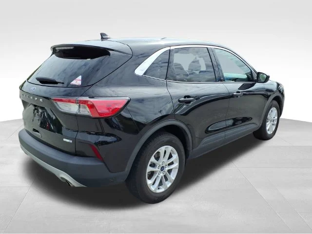 Used 2020 Black Ford SE image 13