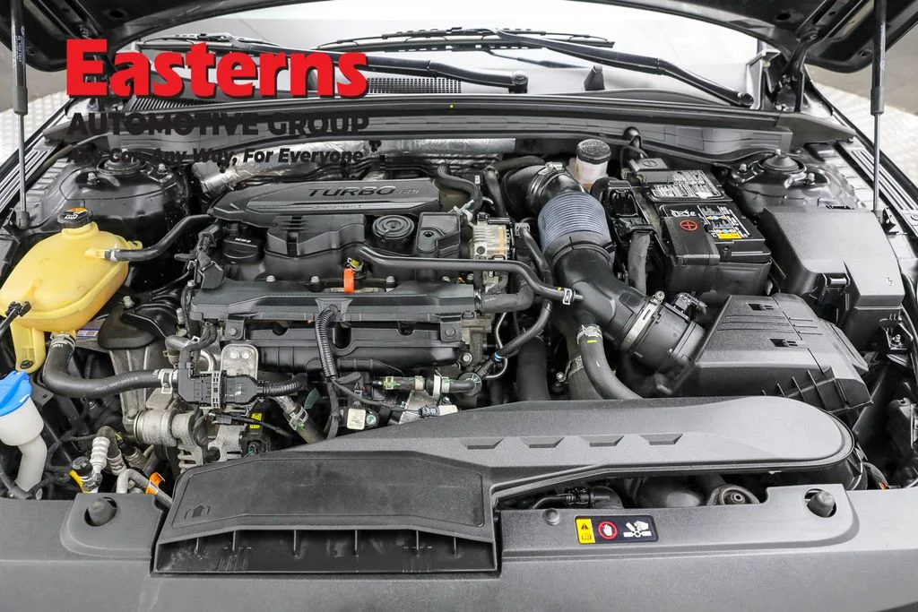Used 2023 Black Kia LXS image 7