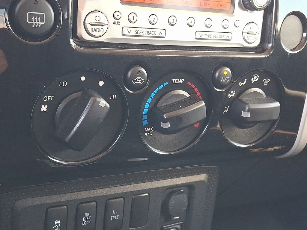Used 2014 Black Toyota Base image 16