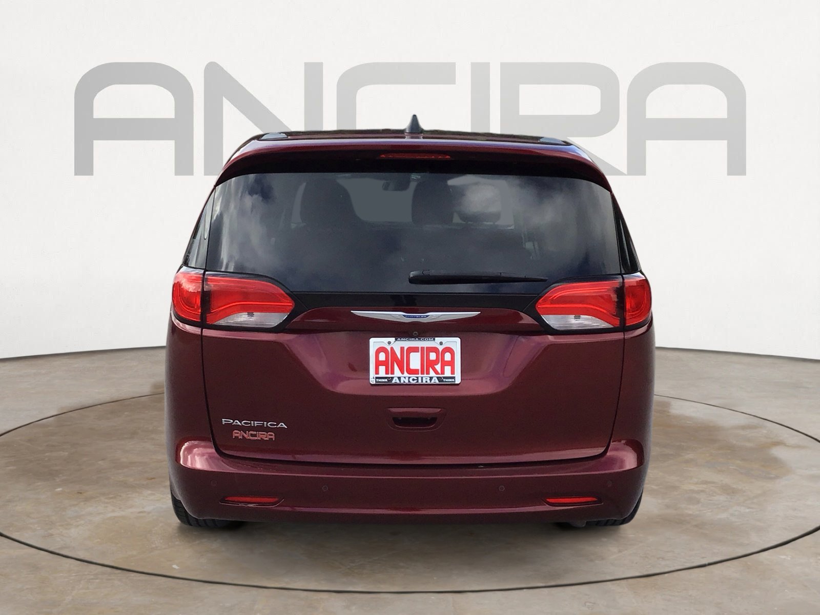 Used 2018 Velvet Red Pearlcoat Chrysler L image 11