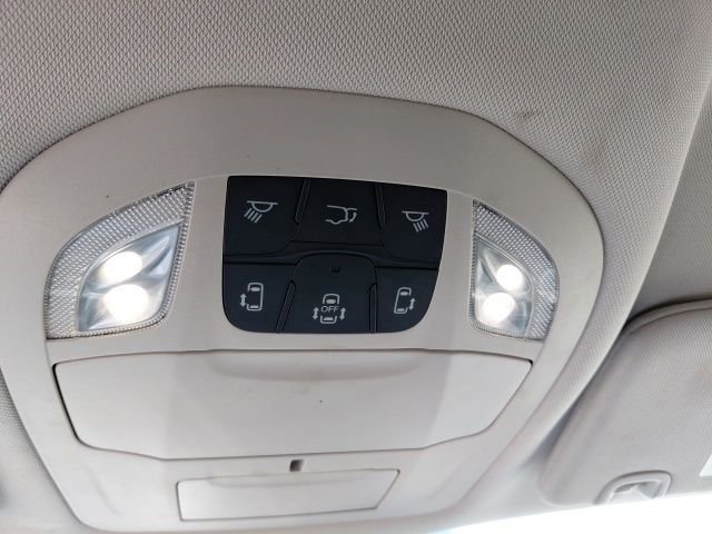 Used 2024 Silver Mist Clearcoat Chrysler Touring L image 21
