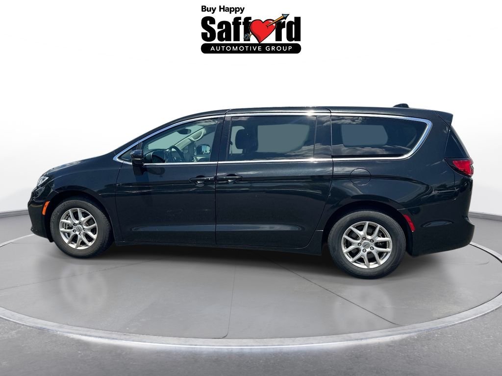 Used 2024 Black Chrysler Touring L image 4