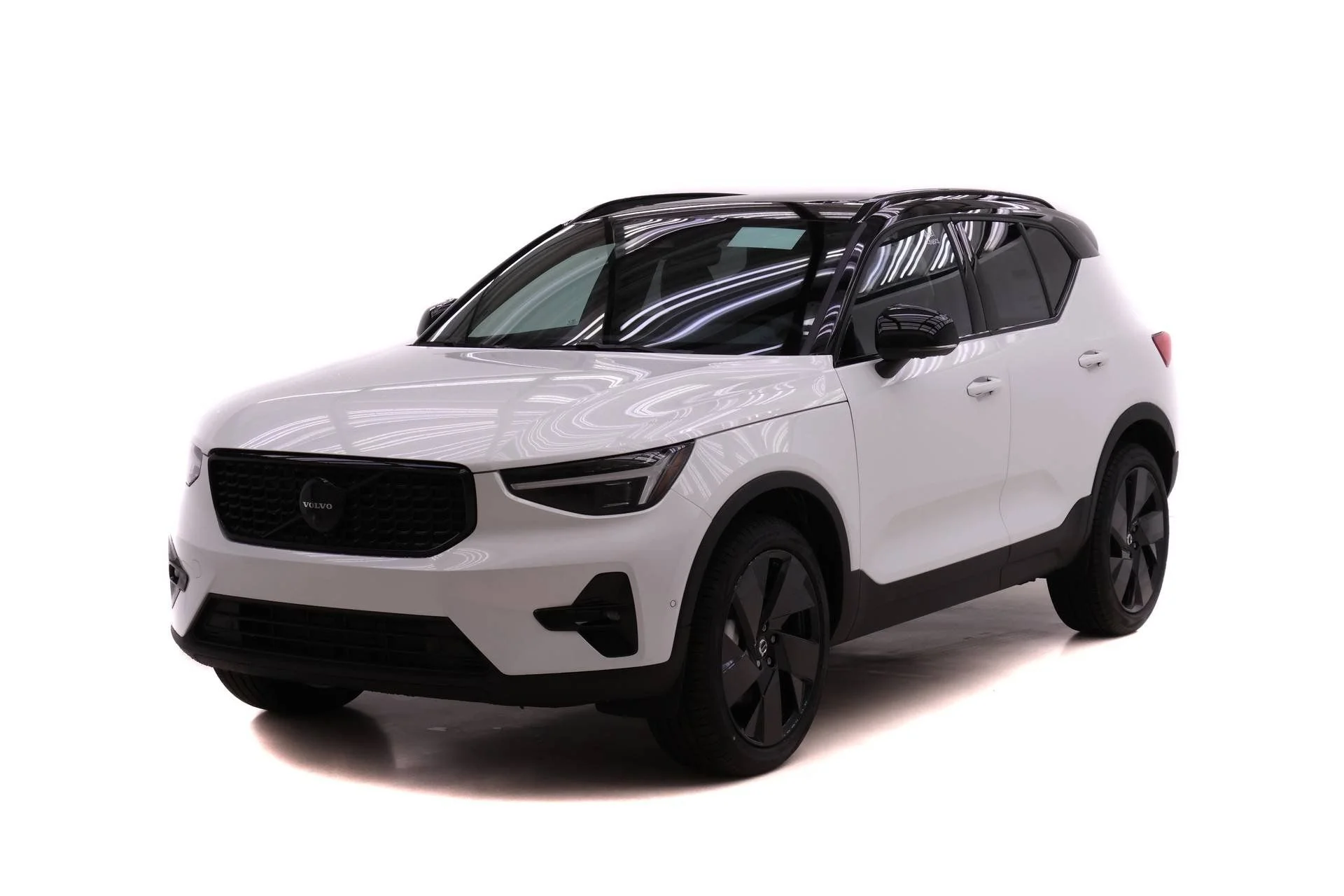 2026 Volvo XC40 B5 Ultra Ultra Black Edition AWD's photo