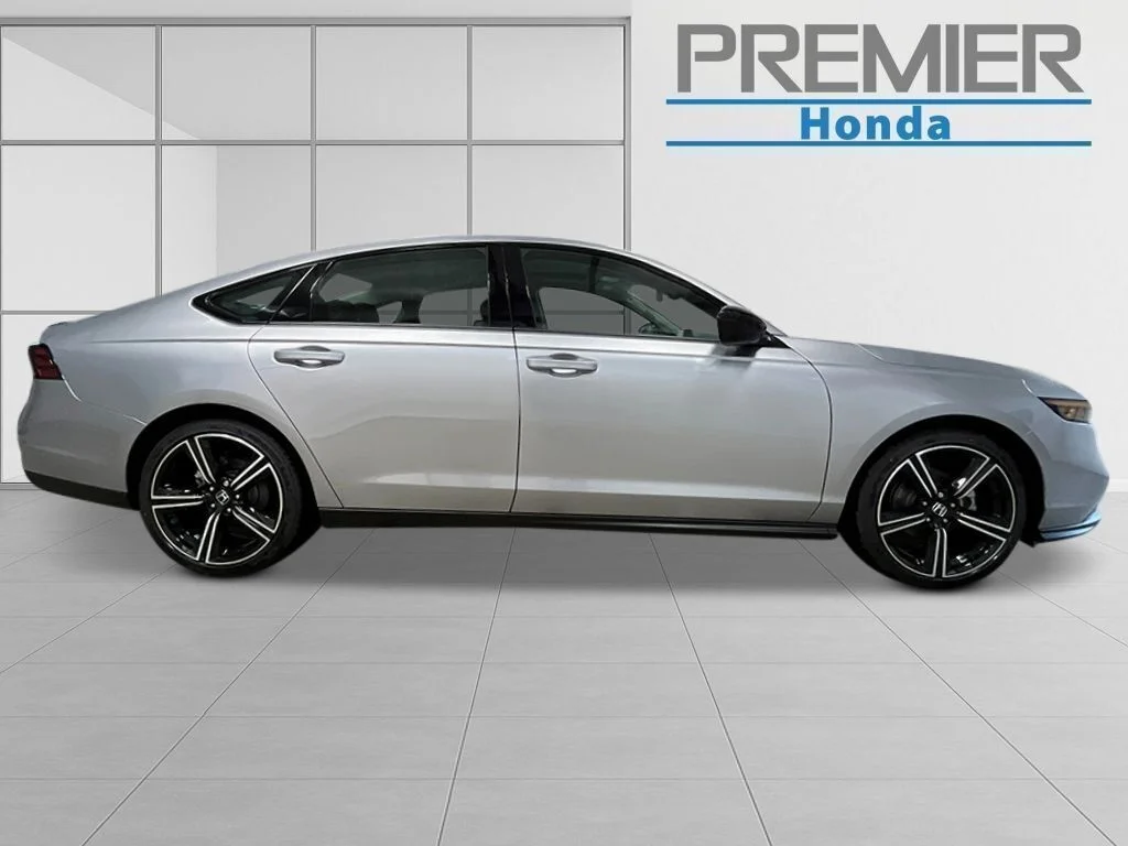 New 2026 Solar Silver Metallic Honda SE image 7