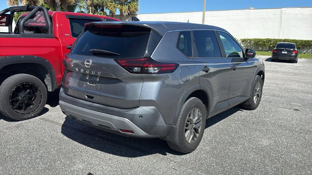 Used 2023 Gun Metallic Nissan S image 6