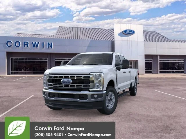 New 2026 Oxford White Ford XLT image 3