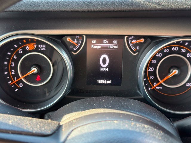 Used 2018 Green Jeep Sport image 17