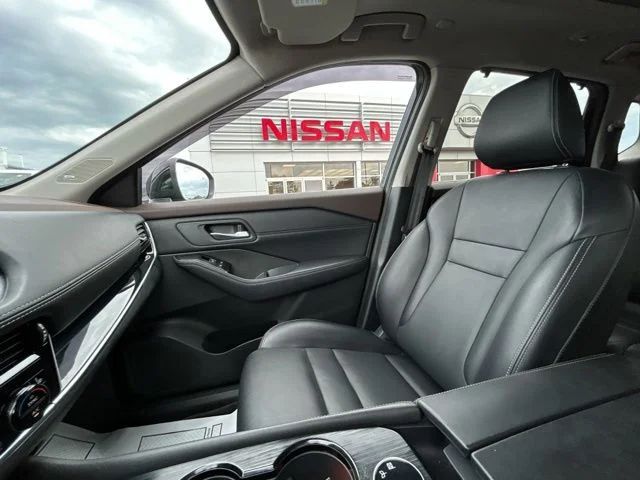 Used 2022 Black Nissan SL image 49