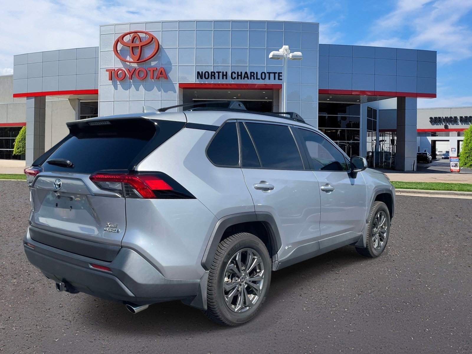 Used 2023 Silver Sky Metallic Toyota Hybrid XLE Premium image 6