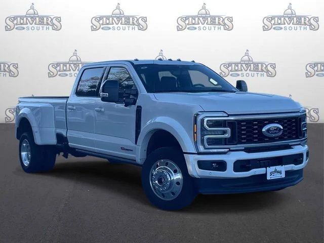 2026 Ford F-450 Platinum 4x4 Crew Cab 8' Box DRW's photo