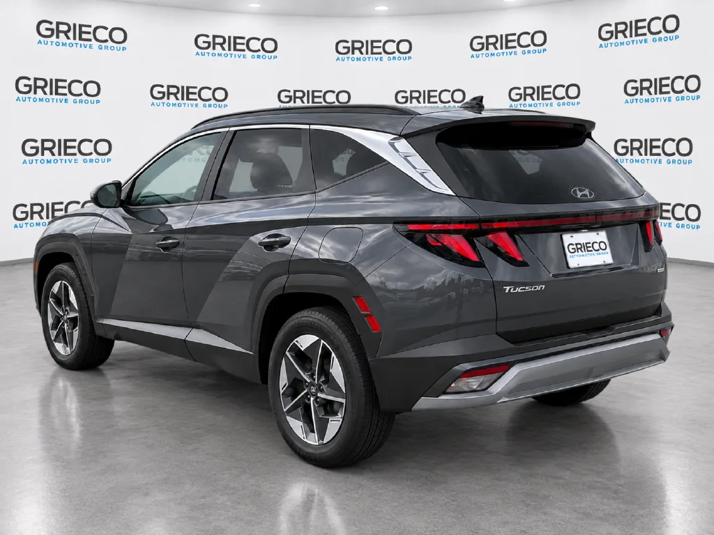 Used 2025 Gray Hyundai SEL image 4