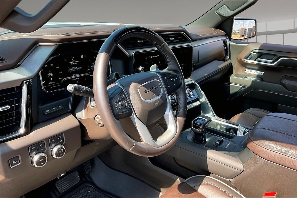 Used 2024 White GMC Denali image 13