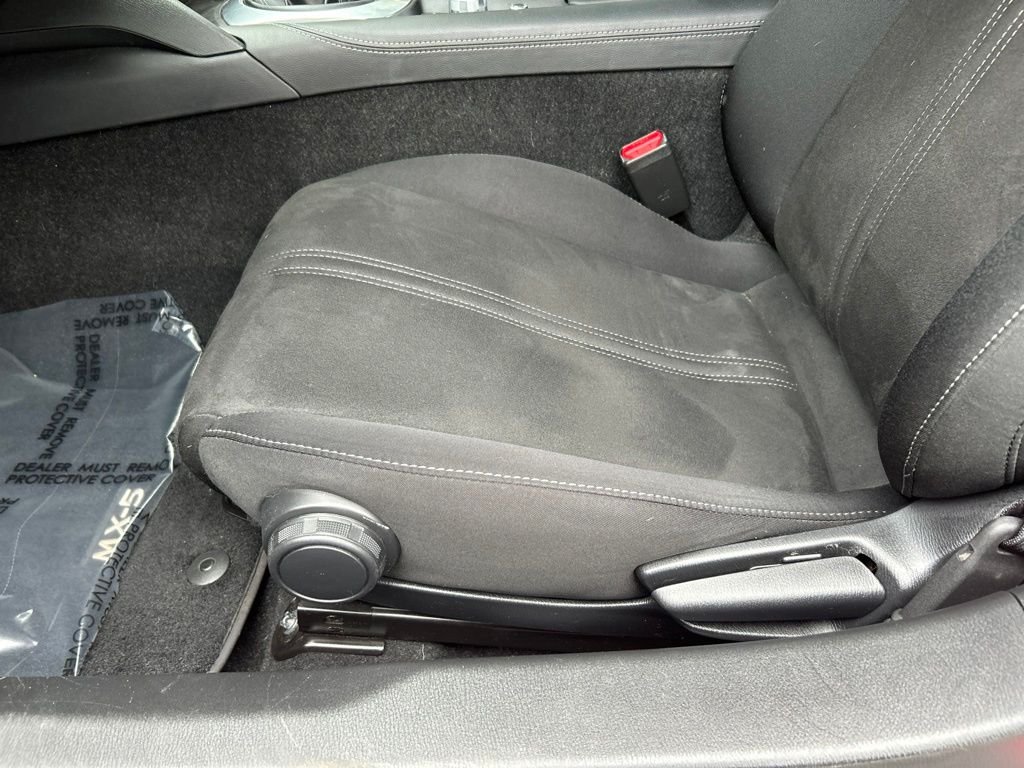 Used 2025 Red Mazda Club image 16