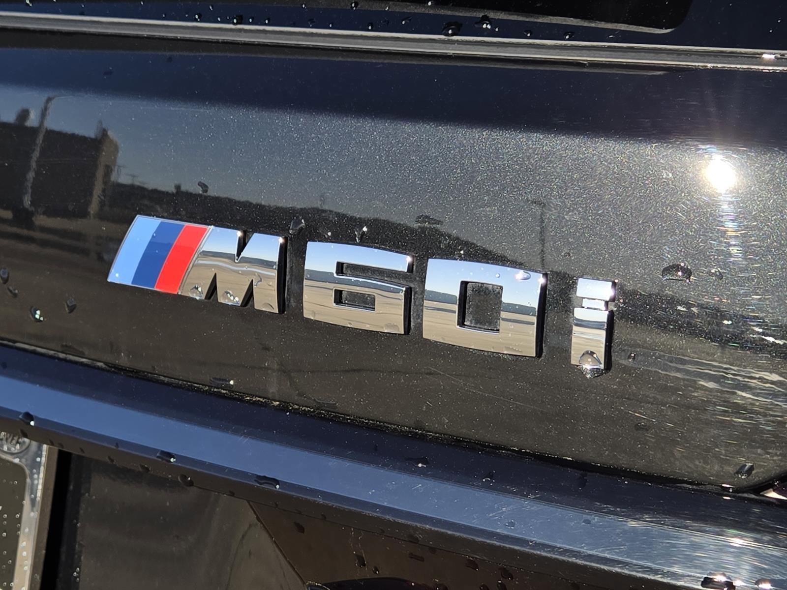 Used 2024 Black Sapphire Metallic BMW M60i image 9