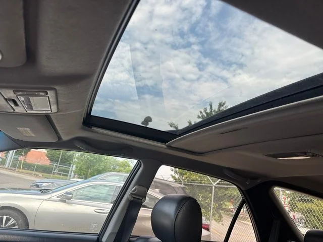 Used 2001 Blue Lexus 300 image 8