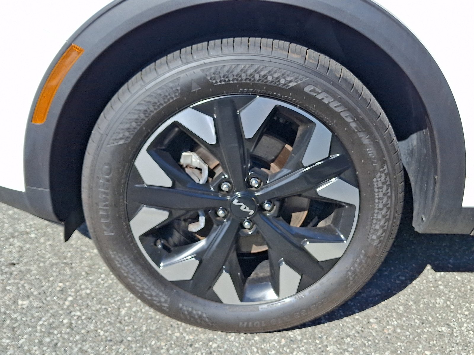 Used 2024 Glacial White Pearl - GWP Kia X-Line image 8