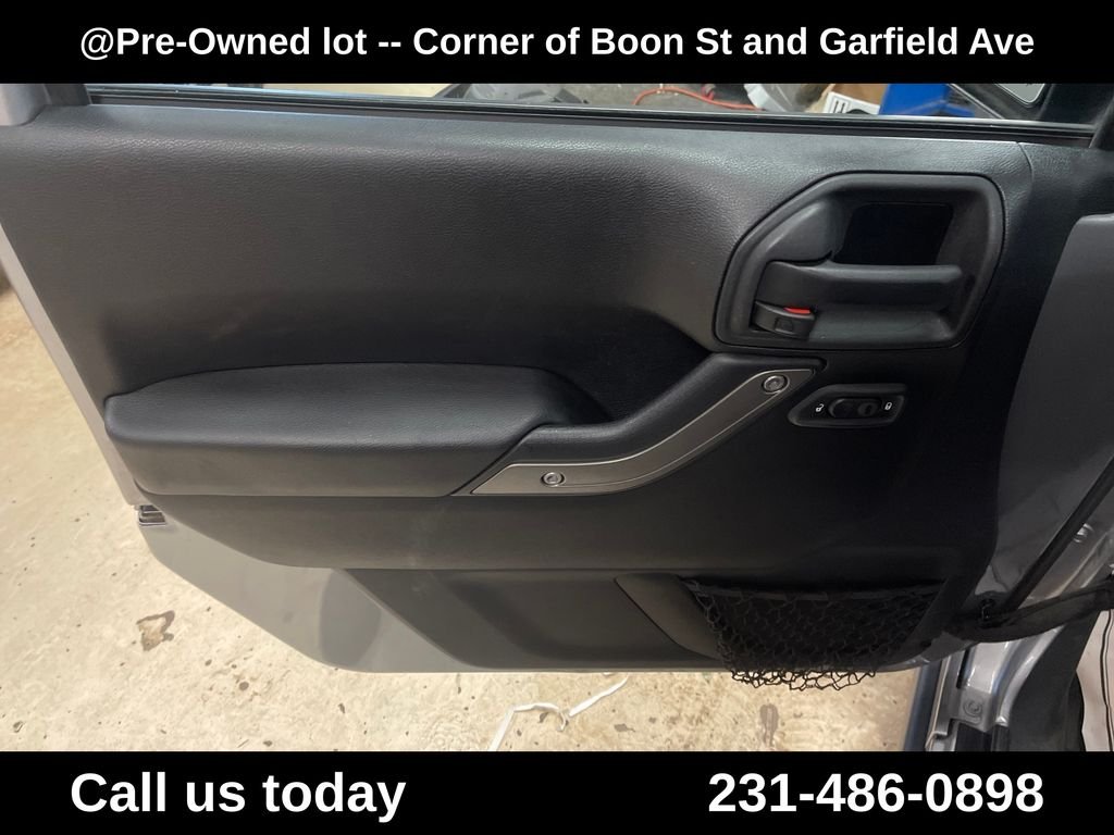 Used 2015 Silver Jeep Unlimited Sport image 15