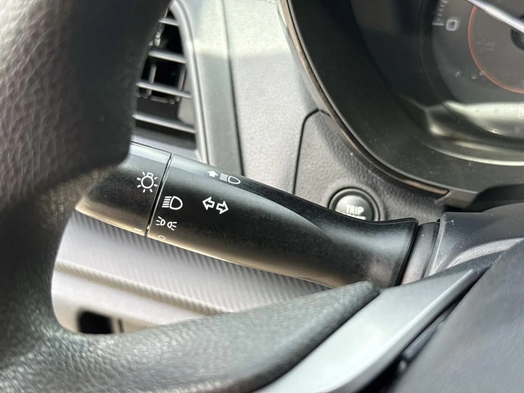 Used 2023 White Subaru Base image 38