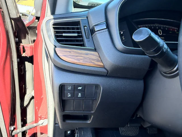 Used 2019 Basque Red Pearl II Honda Touring image 19