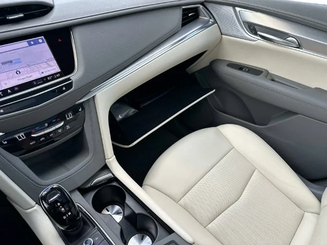 Used 2024 Silver Cadillac Premium Luxury image 37