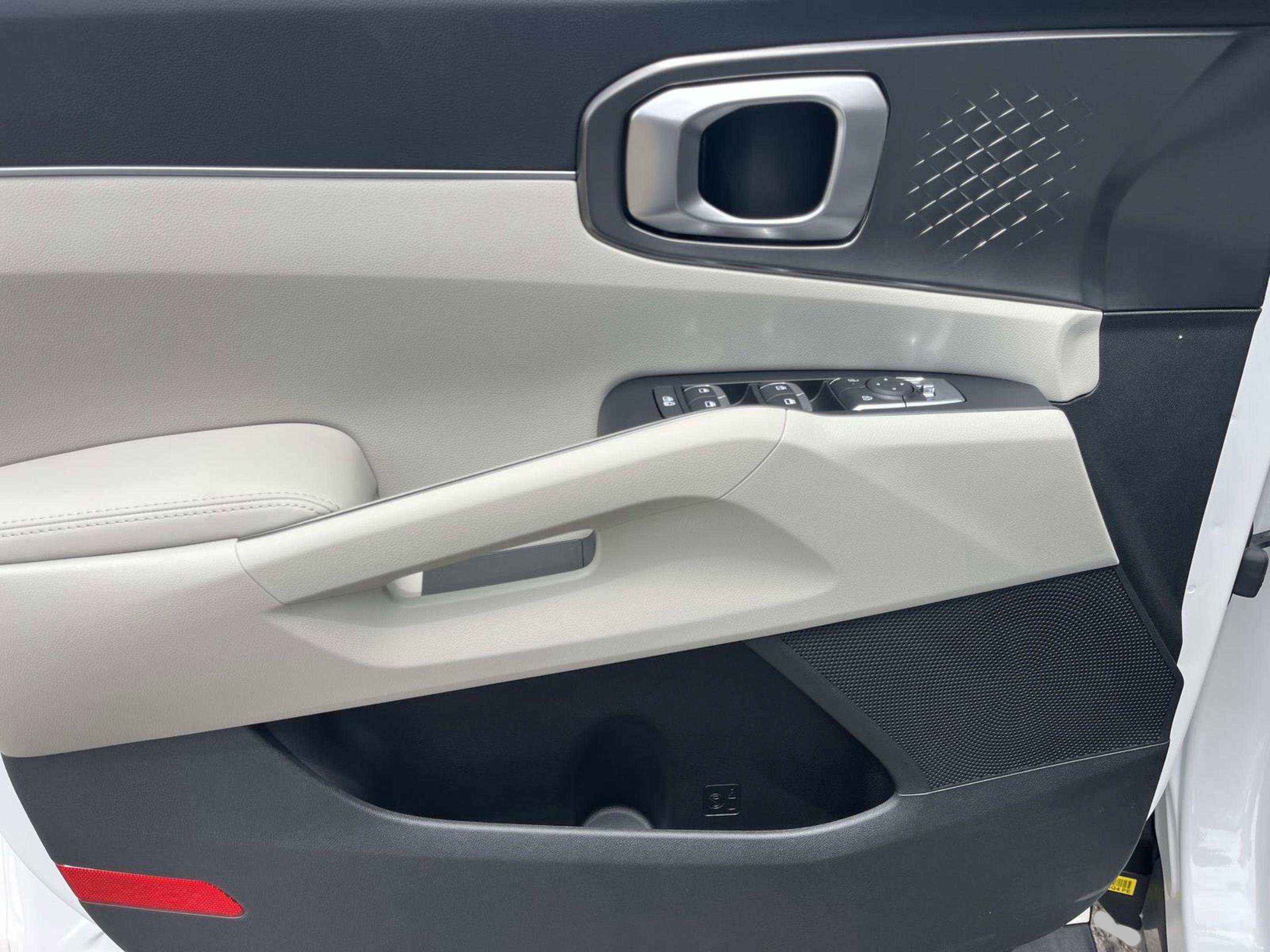 New 2026 Snow White Pearl Kia EX image 23