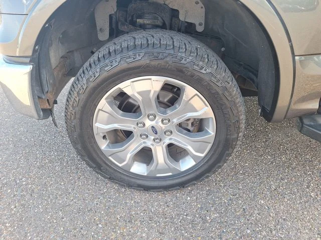 Used 2015 Silver Ford Lariat image 14