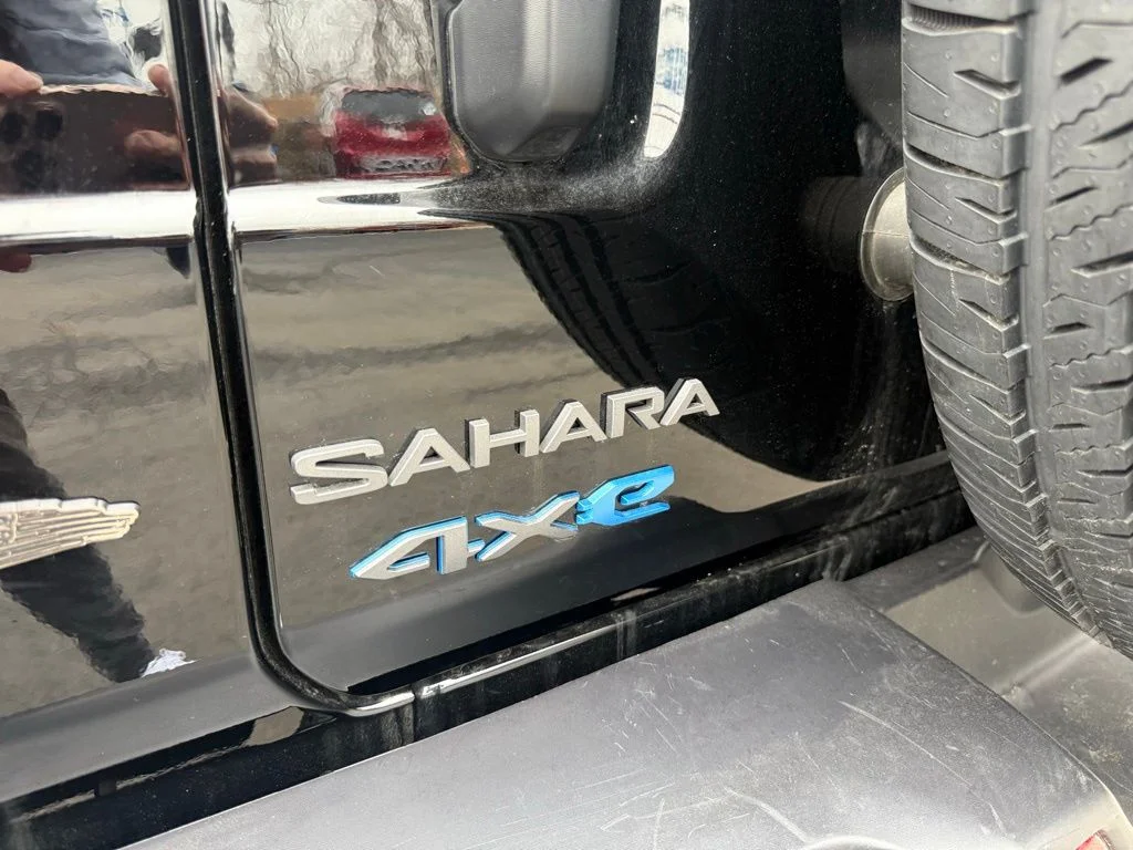 Used 2025 Black Jeep Sahara 4xe image 31