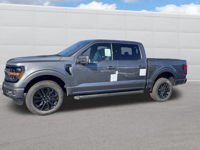 New 2026 Carbonized Gray Metallic Ford XLT image 2