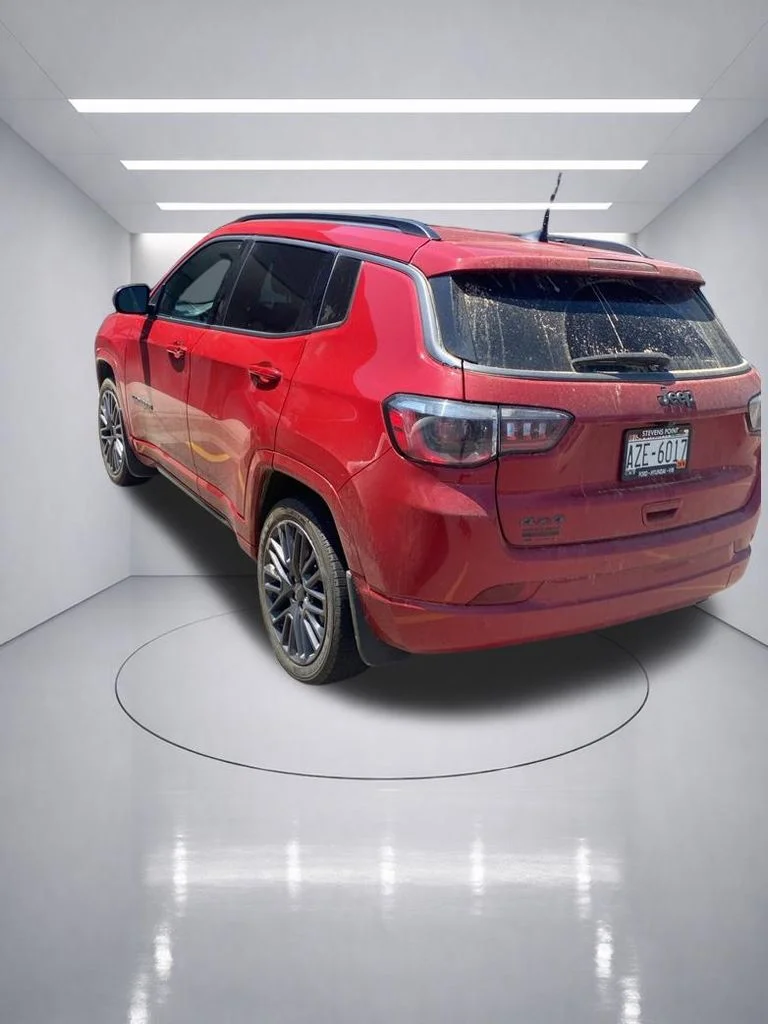 Used 2022 Redline Pearlcoat Jeep Limited image 6