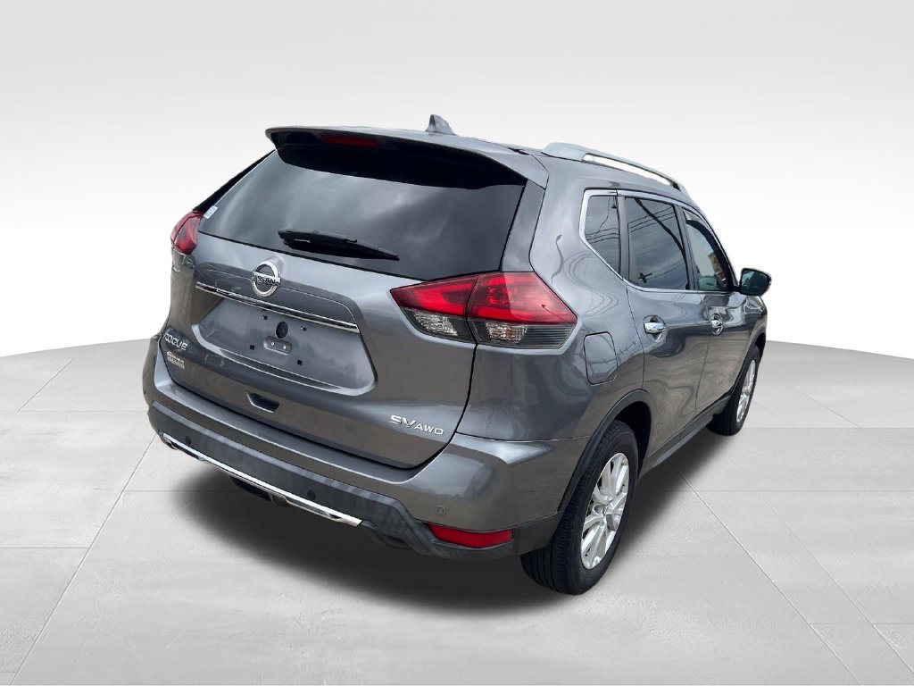 Used 2019 Gray Nissan SV image 5