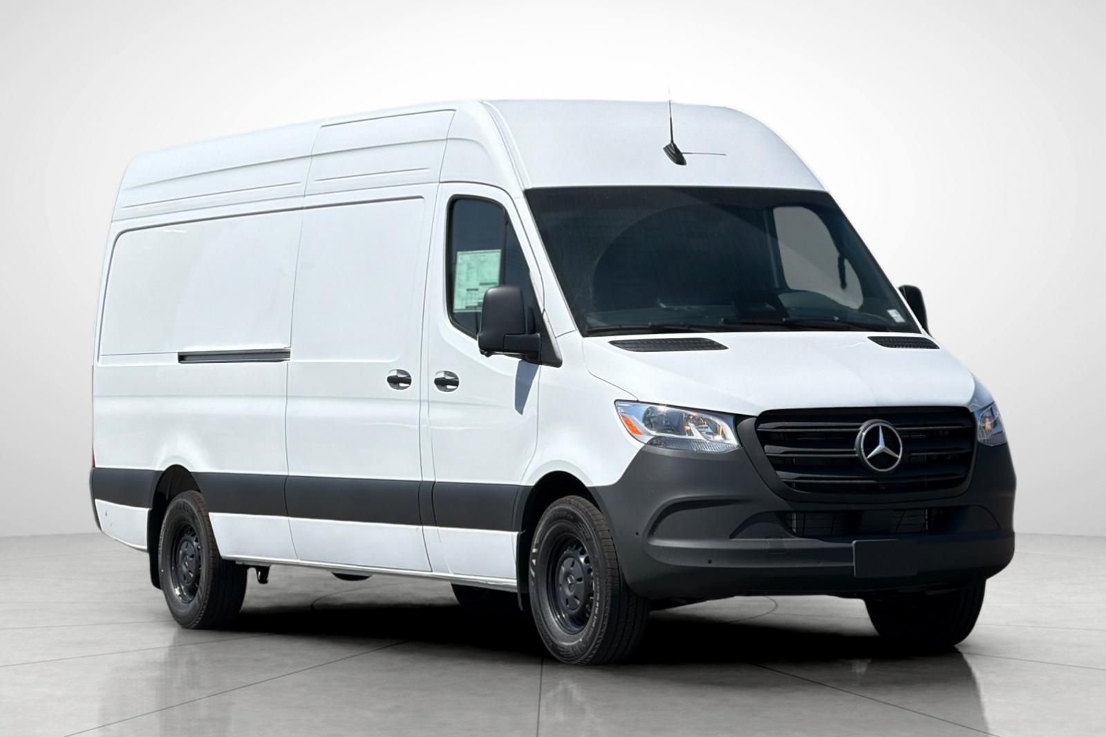 New 2026 Arctic White Mercedes-Benz Cargo 170 WB image 25