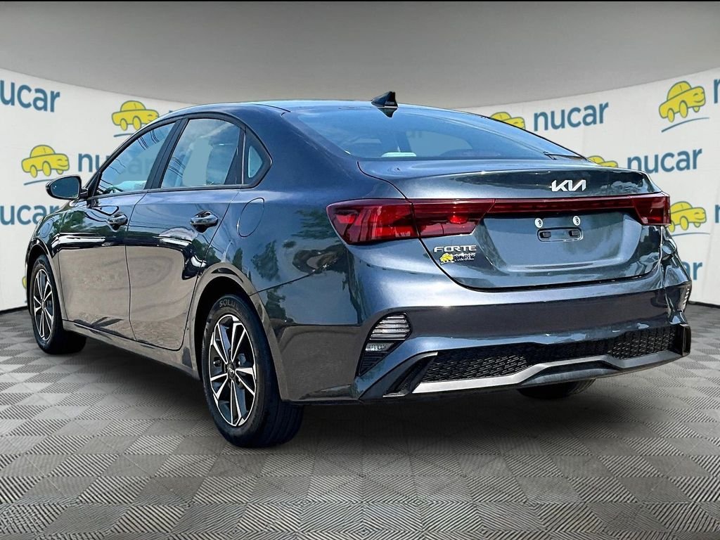 Used 2023 Gray Kia LXS image 4