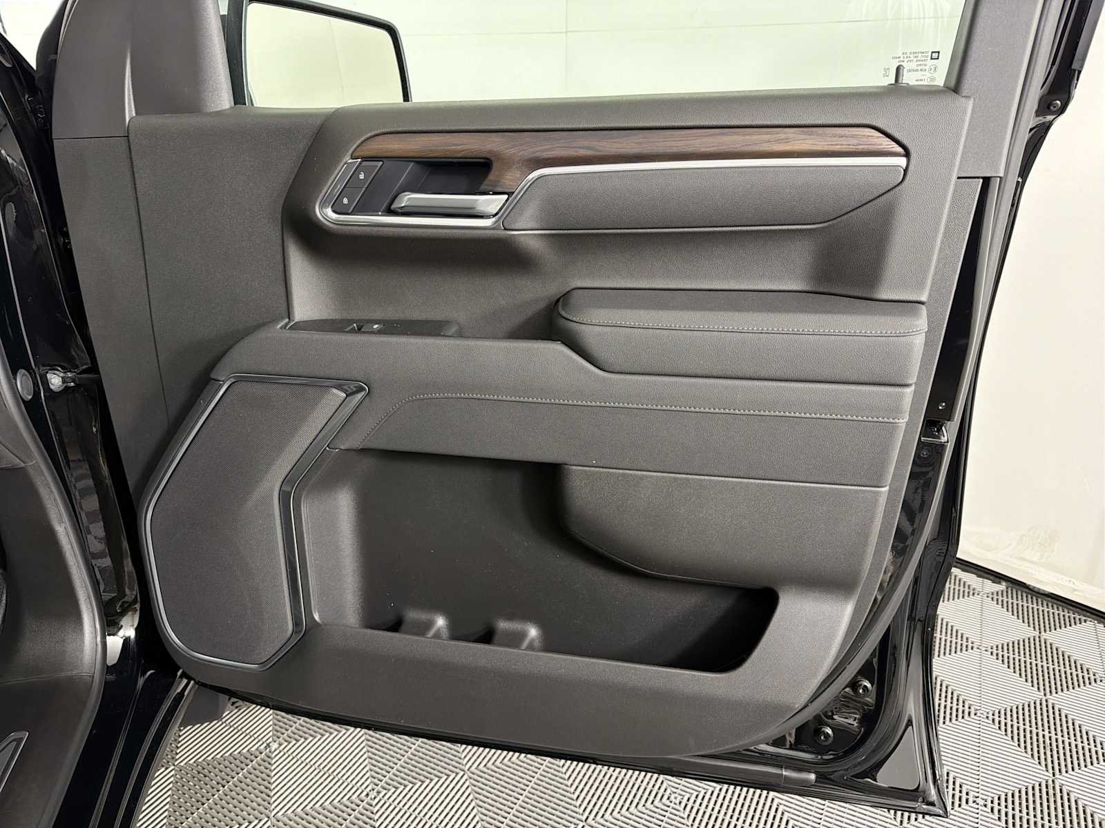 New 2026 Onyx Black GMC SLT image 12