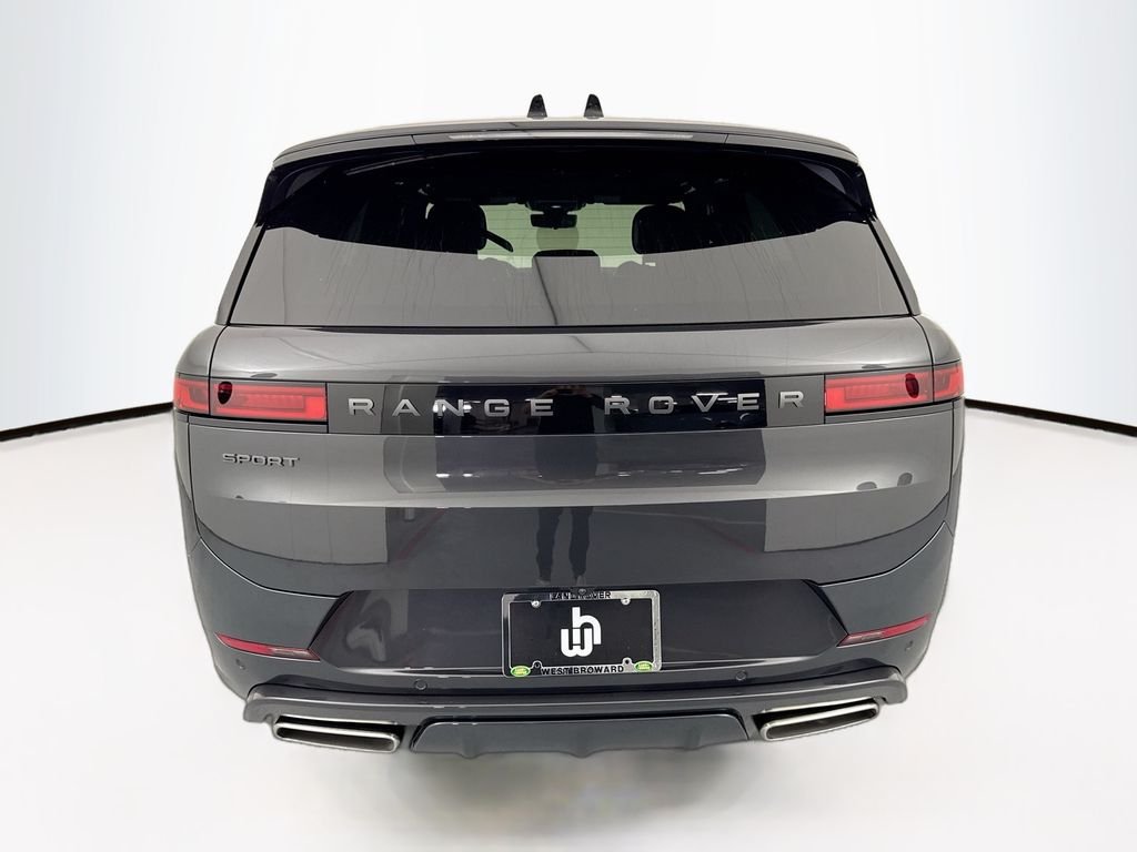 New 2026 Carpathian Grey Land Rover Dynamic SE image 6