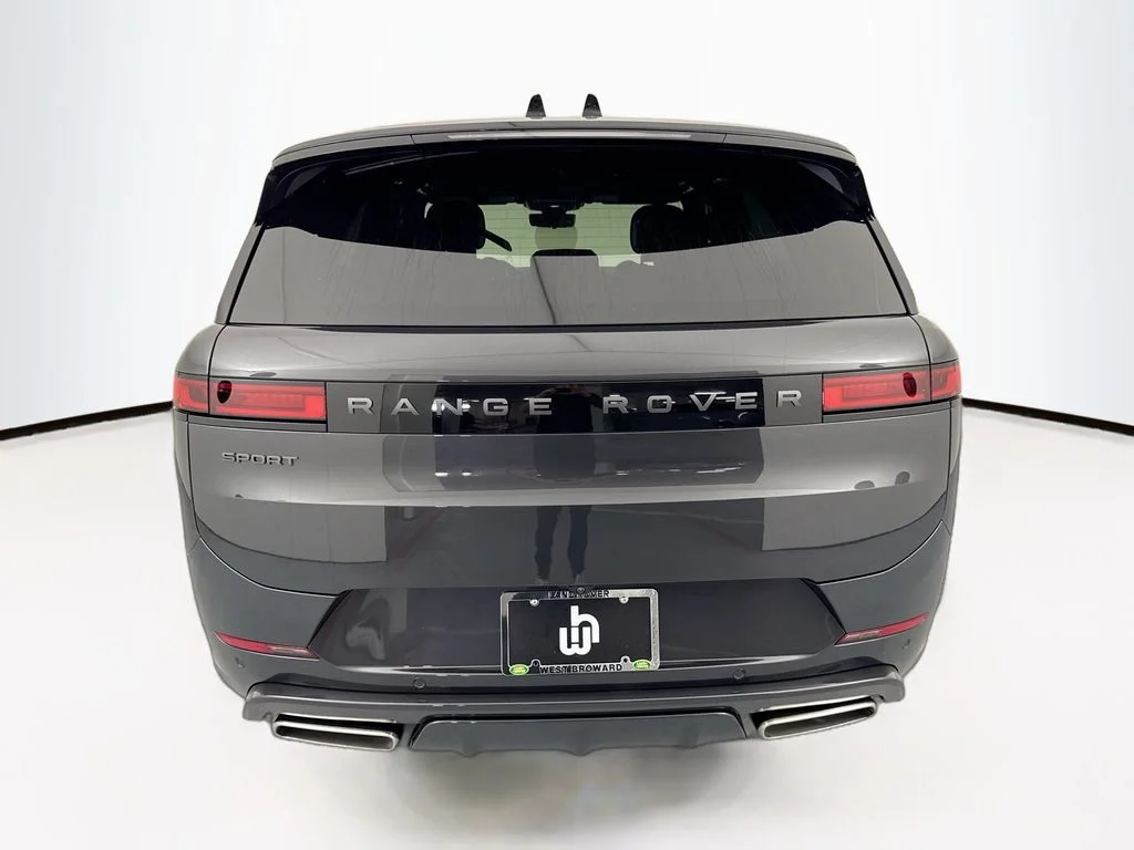 New 2026 Carpathian Grey Land Rover Dynamic SE image 6