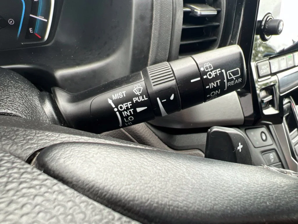 Used 2018 Forest Mist Metallic Honda Touring image 40