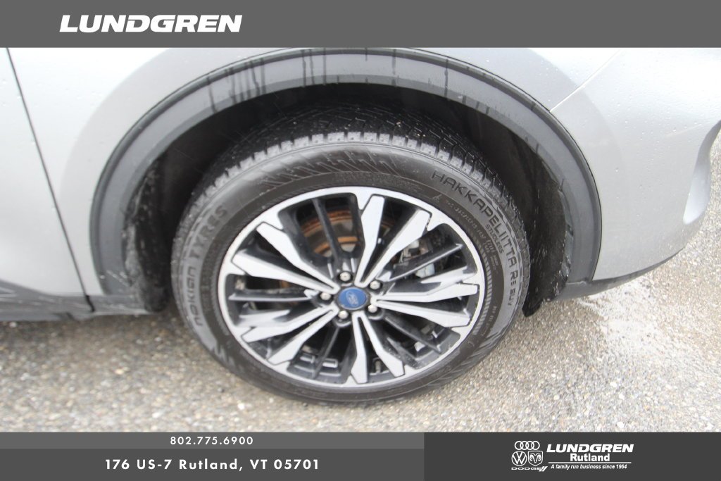 Used 2022 Silver Ford SEL image 10