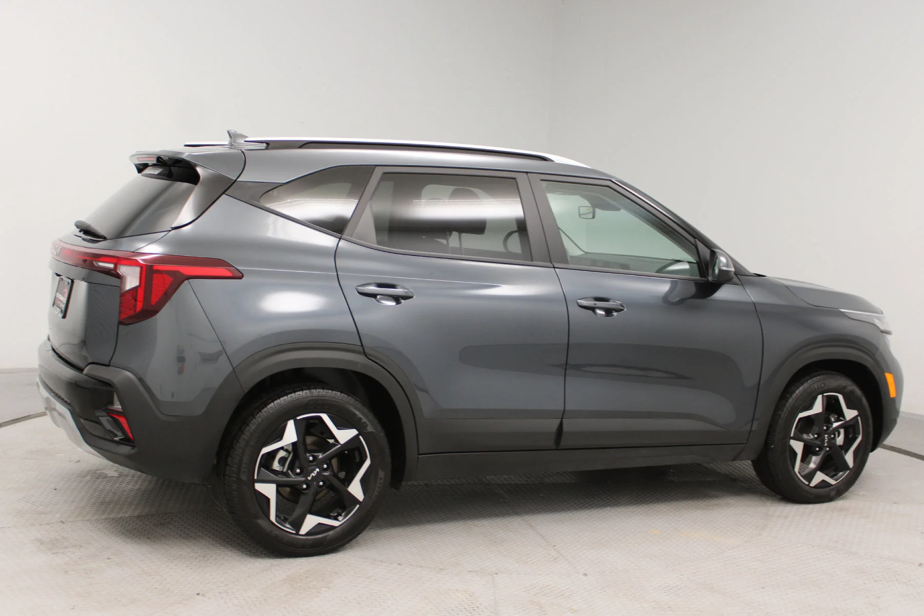 Used 2025 Gravity Gray Kia S IVT FWD image 21
