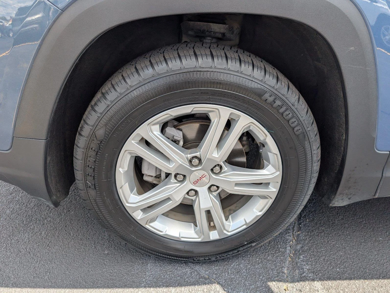 Used 2024 Downpour Metallic GMC SLE image 11
