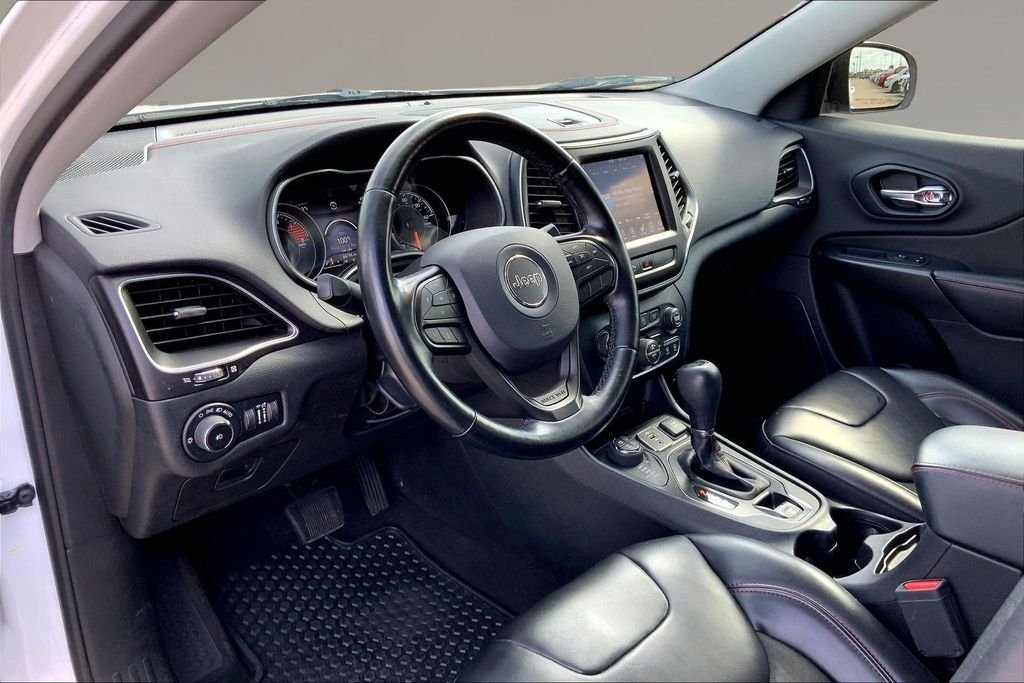 Used 2020 Bright White Clearcoat Jeep Trailhawk image 13