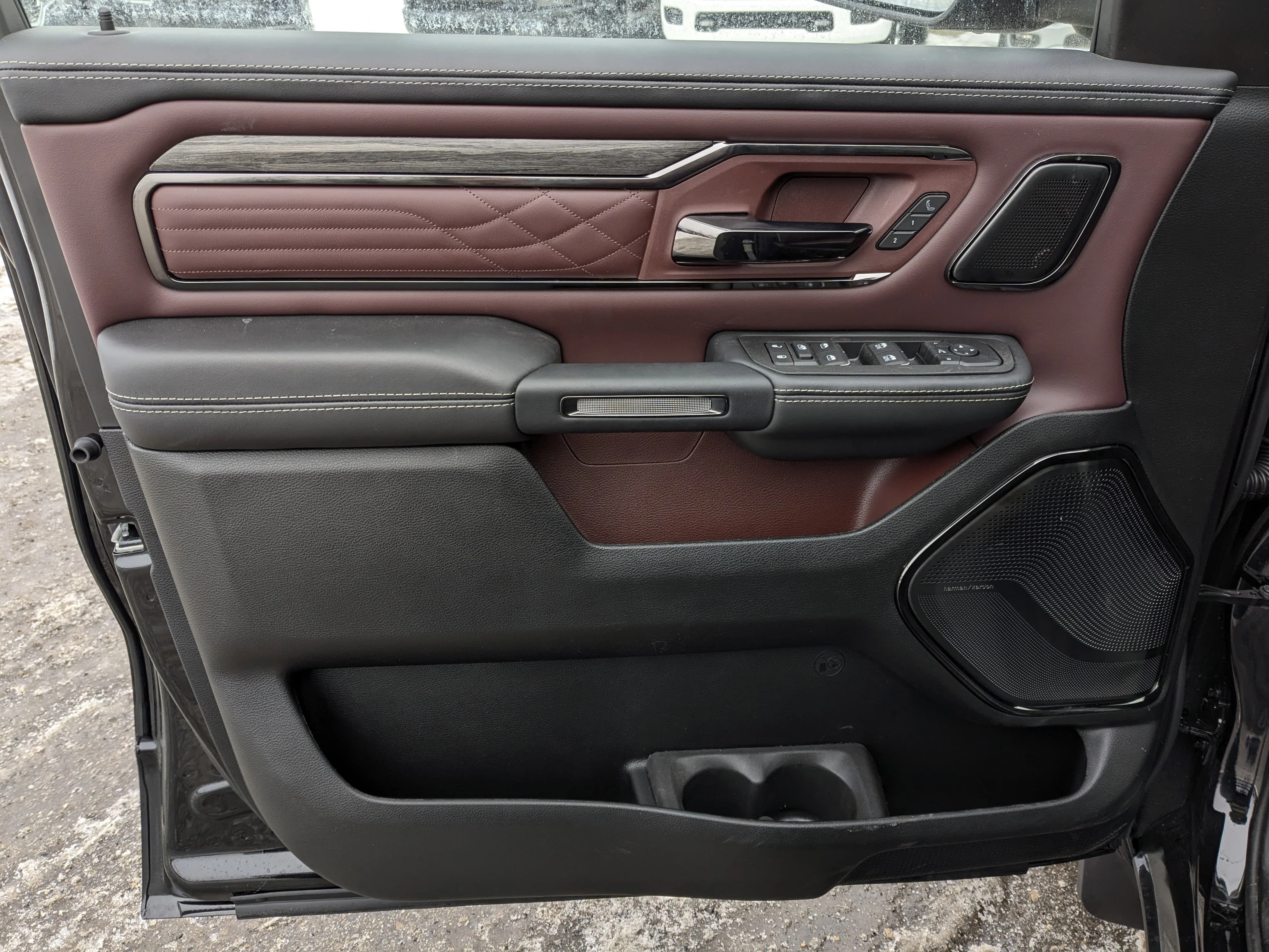 New 2026 Black RAM Limited - PANO SUNROOF - HEADS UP DISPLAY - RAMBOX CARGO - NIGHT EDITION & TONS MORE! image 12