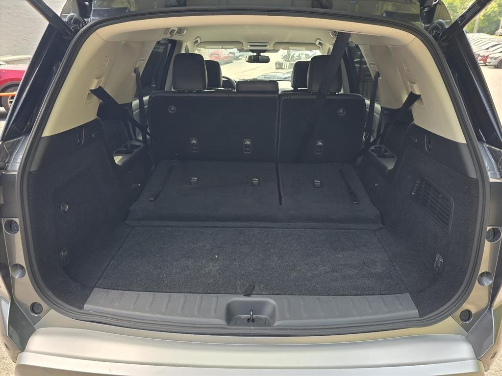 Used 2022 Gray Nissan SL image 25
