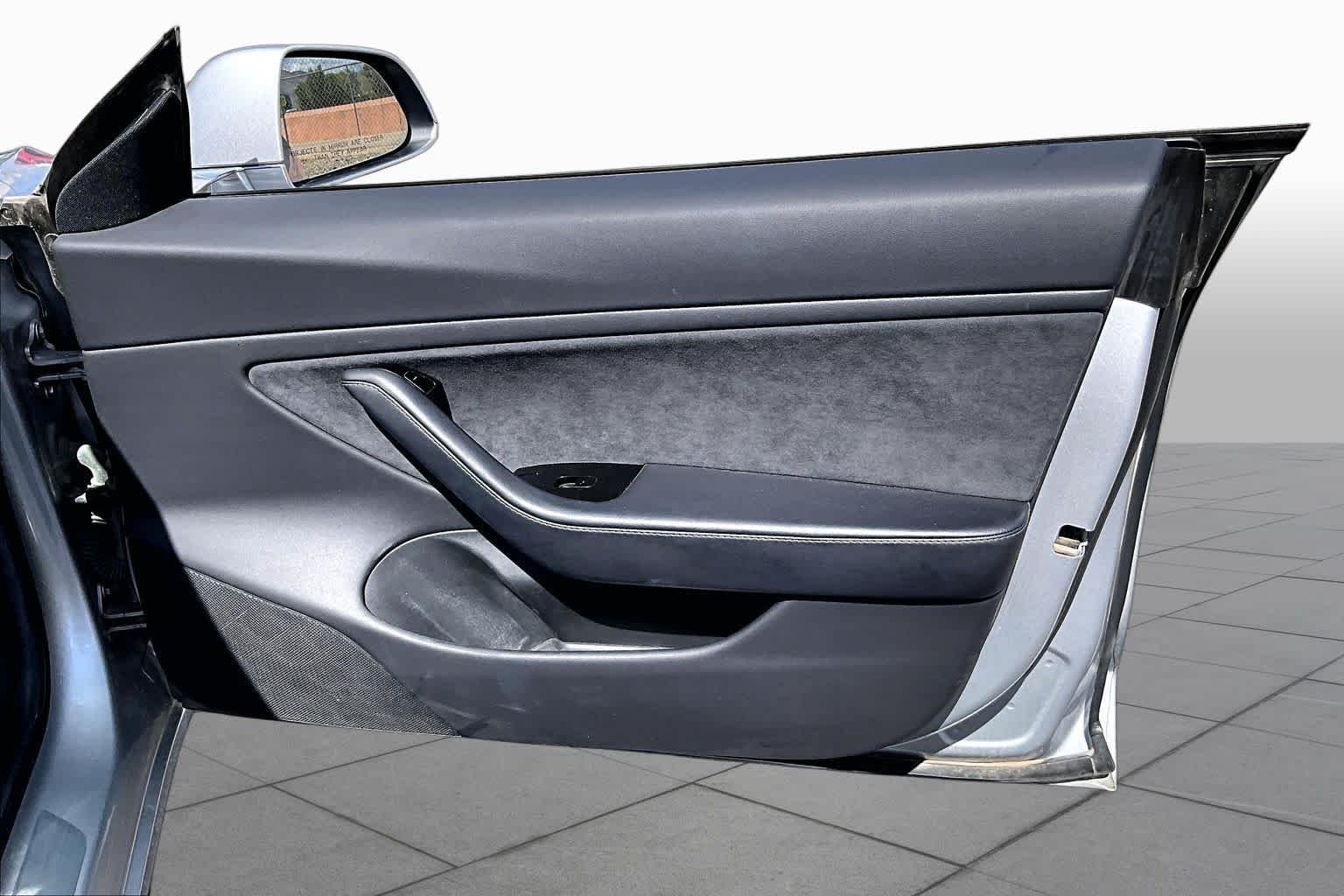Used 2018 Midnight Silver Metallic Tesla Long Range Battery image 19