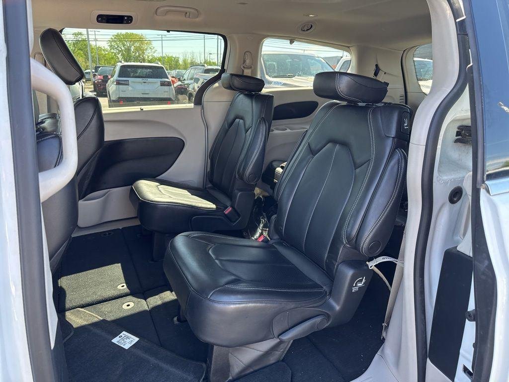 Used 2023 Bright White Clearcoat Chrysler Touring L image 4