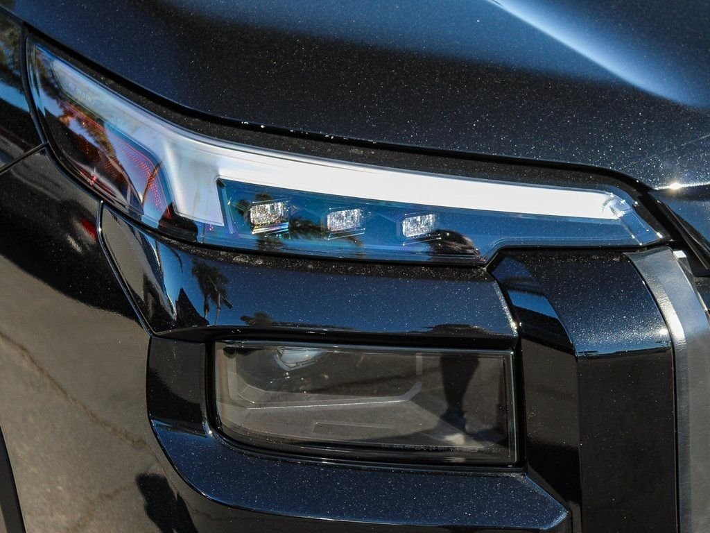 New 2026 CRYSTAL BLACK SILICA Subaru Limited image 10